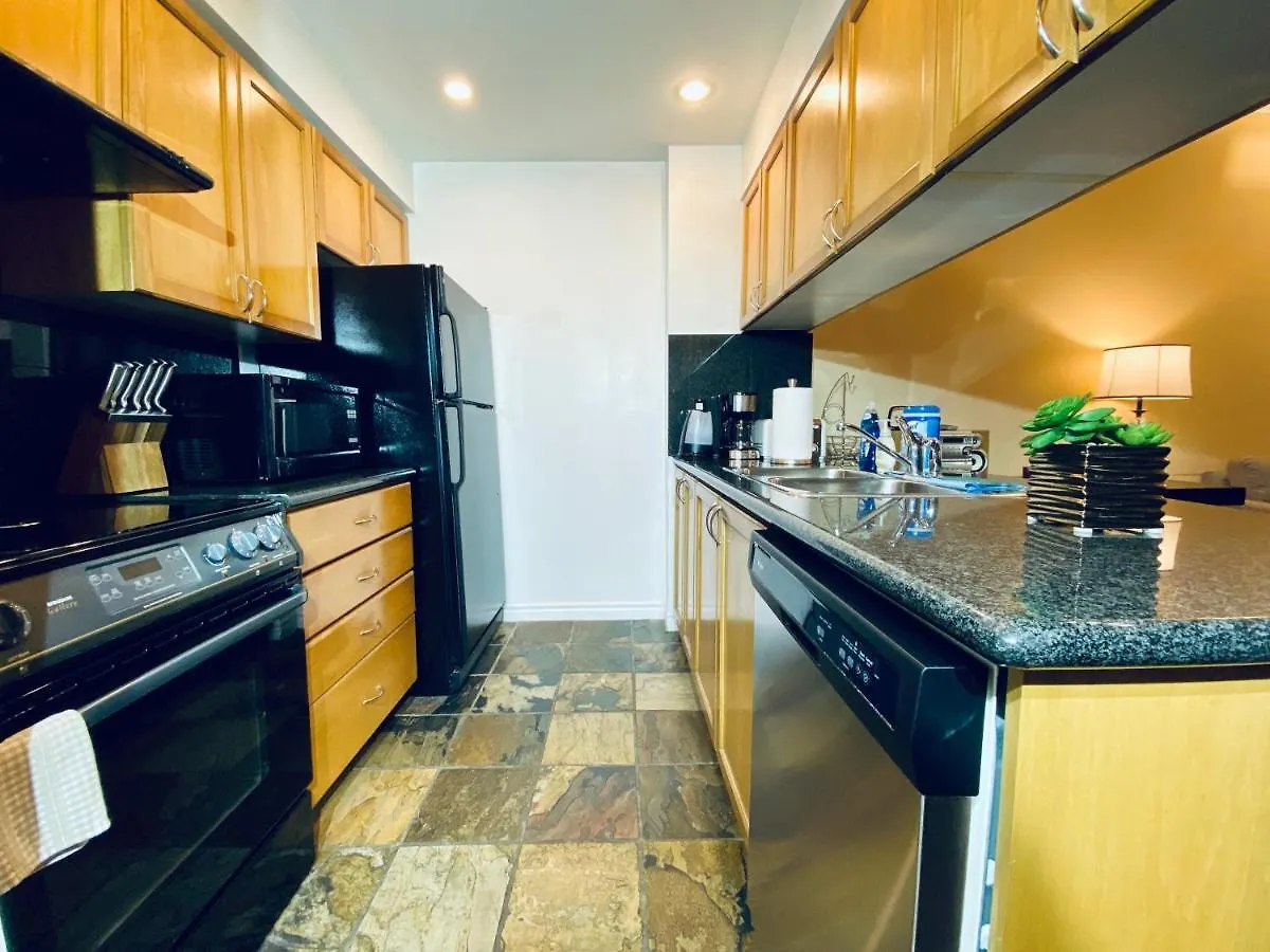 City Stay Condos - Downtown Toronto, Simcoe Street 0*, Toronto